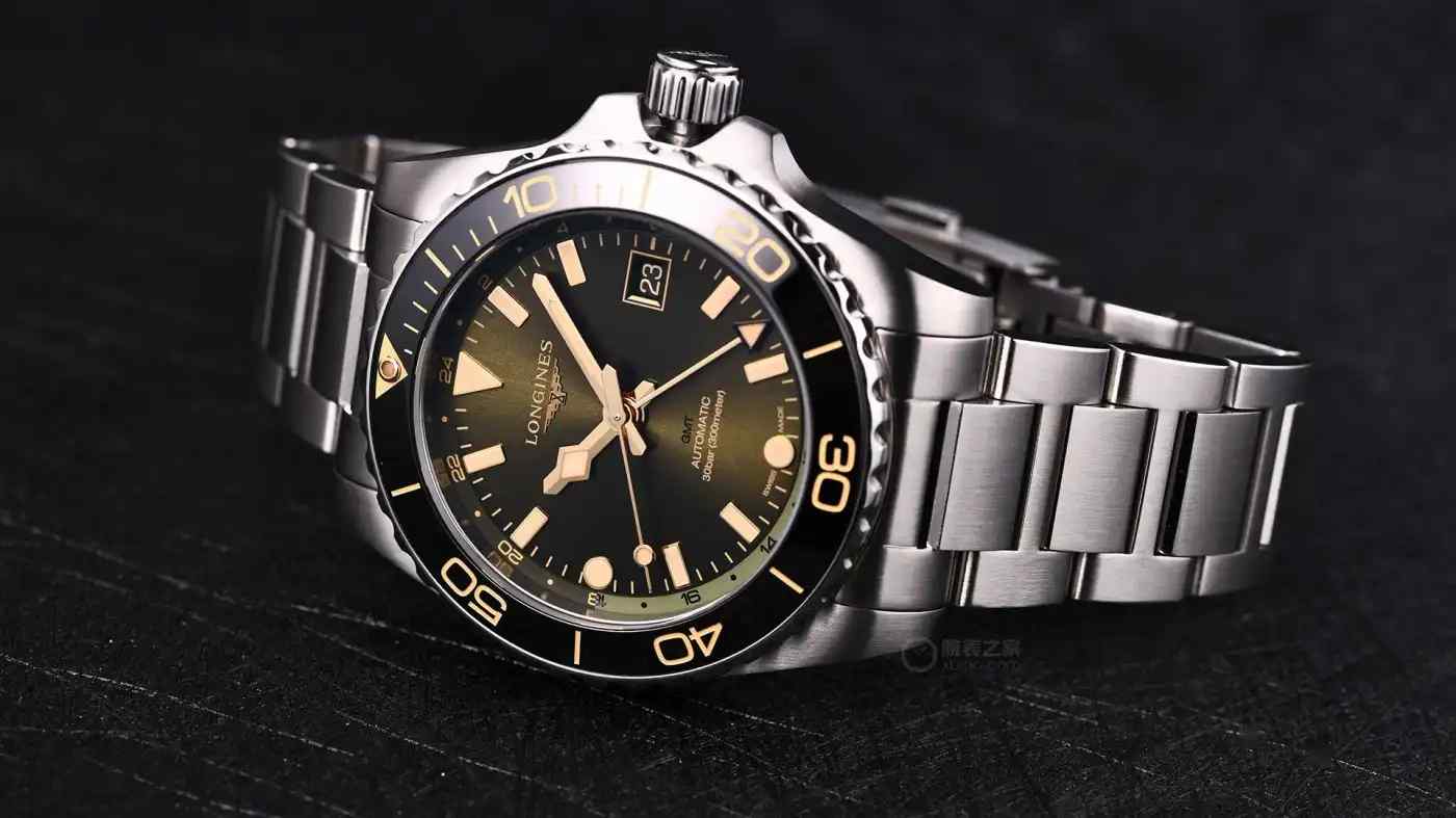 出差旅行必备!浪琴康卡斯GMT深度评测,潜水表+两地时究竟有多香? | 奈斯探表 出差旅行必备!浪琴康卡斯GMT深度评测,潜水表+两地时究竟有多香? | 奈斯探表