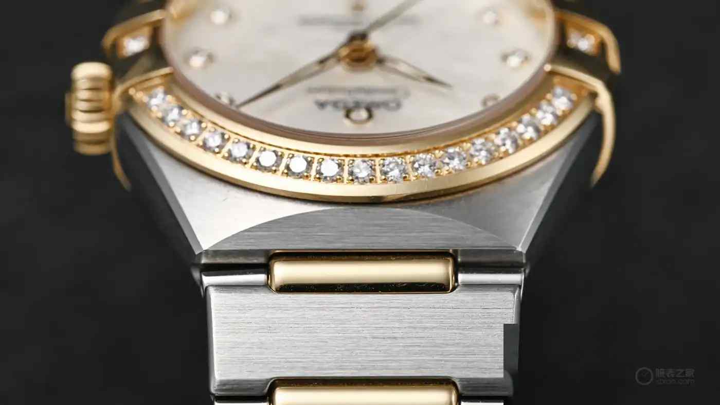 欧米茄星座女表凭什么火了40年?曼哈顿爪设计全解析,间金镶钻款美翻了! | 奈斯探表 欧米茄星座女表凭什么火了40年?曼哈顿爪设计全解析,间金镶钻款美翻了! | 奈斯探表