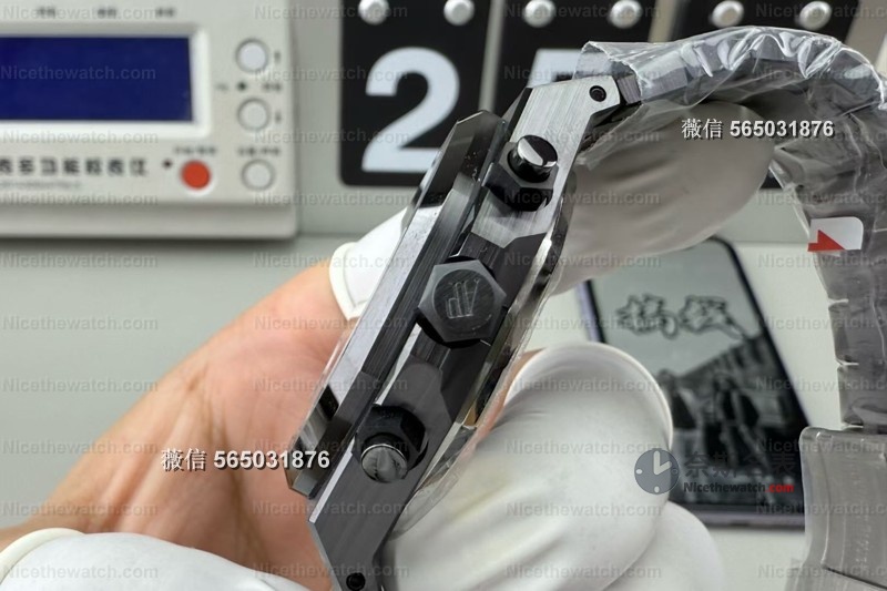 全陶瓷+无卡度机芯！APS爱彼26240黑陶瓷复刻实测，告别一眼假！ | 奈斯探表