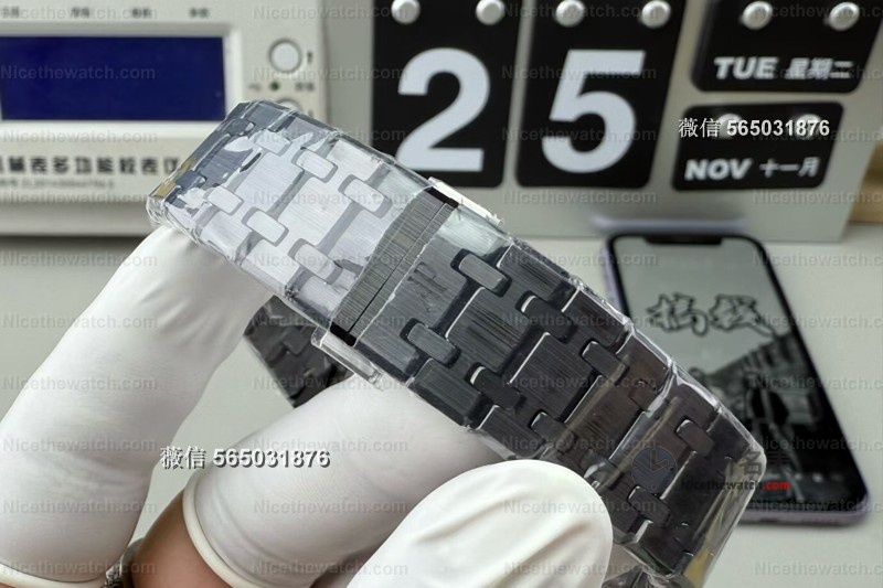 全陶瓷+无卡度机芯！APS爱彼26240黑陶瓷复刻实测，告别一眼假！ | 奈斯探表