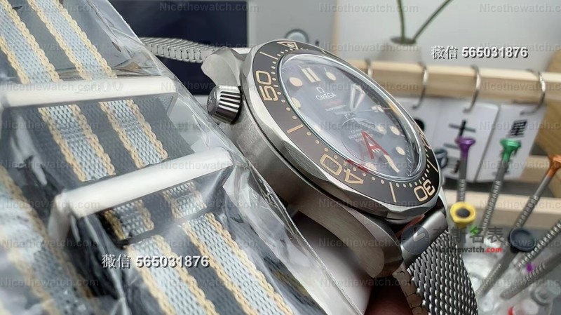 上手VS厂V4版“无瑕赴死”后,终于明白它凭什么敢叫“无瑕” | 奈斯探表 上手VS厂V4版“无瑕赴死”后,终于明白它凭什么敢叫“无瑕” | 奈斯探表