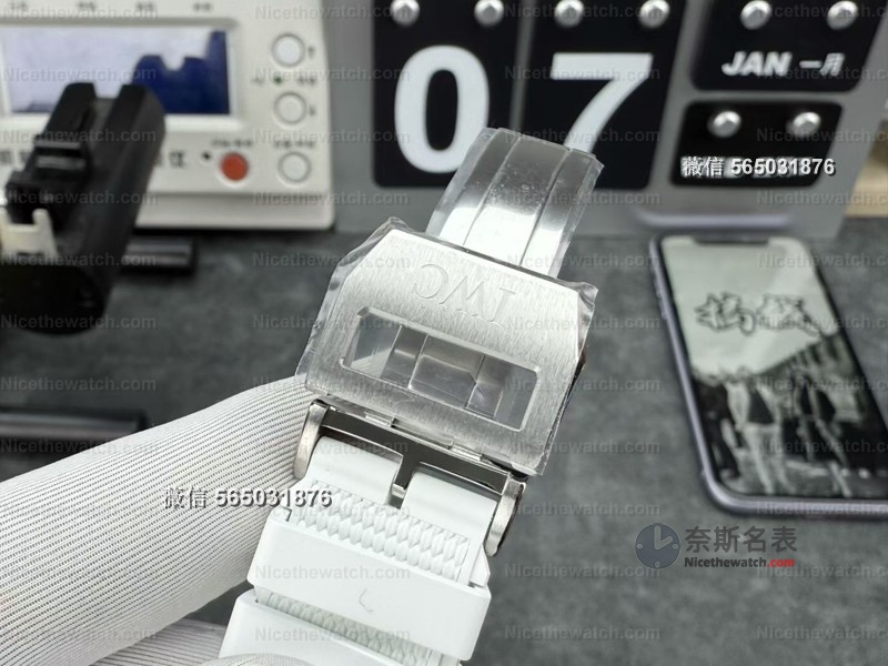 戴了APS太浩湖白陶瓷飞计一周!44.5mm巨无霸+全陶瓷壳,居然不显大? | 奈斯探表 戴了APS太浩湖白陶瓷飞计一周!44.5mm巨无霸+全陶瓷壳,居然不显大? | 奈斯探表