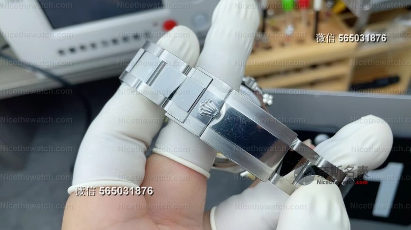 莫桑钻+冰蓝盘+丹东4131！上手VS厂冰蓝钻迪V3配重版，这做工是目前最高版本吗？ | 奈斯探表