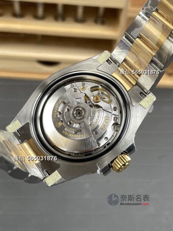 186克沉稳手感！VS厂V2配重间金黑水鬼实测：丹东3235机芯+润金陶瓷圈，细节碾压同级！ | 奈斯探表