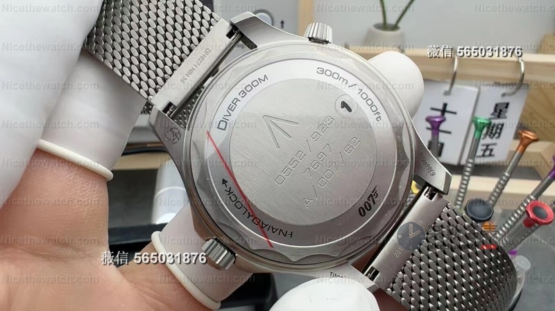 VS厂“无暇赴死”V4终极版评测：8806一体机芯+全钛机身，轻到忘记佩戴？ | 奈斯探表