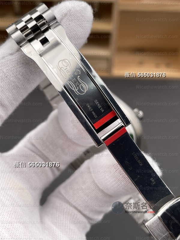 蓝盘日志终极进化!VS厂V2版41mm实测:白金狗牙圈折射绝了,丹东3235机芯细节拉满 | 奈斯探表 蓝盘日志终极进化!VS厂V2版41mm实测:白金狗牙圈折射绝了,丹东3235机芯细节拉满 | 奈斯探表