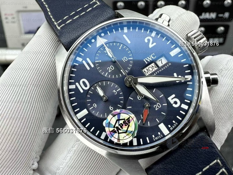 APS万国飞计搭载丹东一体机芯,摆轮位置修正到8点,复刻表终于不再一眼假! | 奈斯探表 APS万国飞计搭载丹东一体机芯,摆轮位置修正到8点,复刻表终于不再一眼假! | 奈斯探表