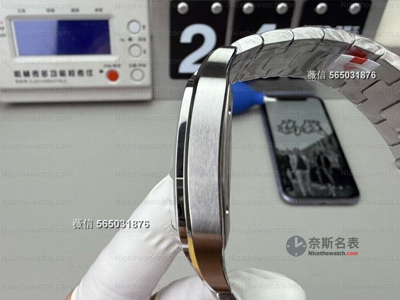 情侣表首选!BV工厂山度士35/39.8mm双尺寸实测,烤蓝指针+快拆表带细节太惊艳 | 奈斯探表 情侣表首选!BV工厂山度士35/39.8mm双尺寸实测,烤蓝指针+快拆表带细节太惊艳 | 奈斯探表