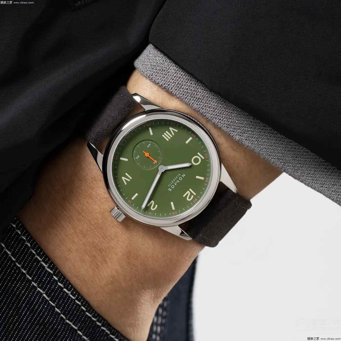 Nomos校园系列再添新色！橄榄绿+玫瑰粉“加州面”，万元级包豪斯腕表颜值封顶 | 奈斯探表