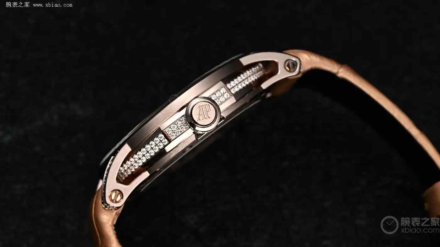 爱彼百万级腕表凭啥这么贵？CODE 11.59浮动陀飞轮深扒：砂金+超薄机芯，藏家直呼真香 | 奈斯探表