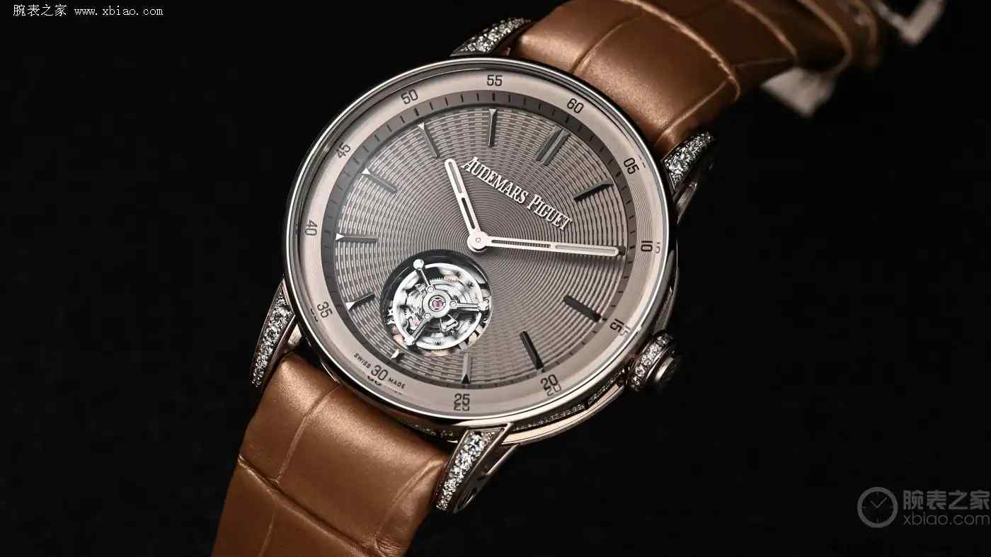 爱彼百万级腕表凭啥这么贵？CODE 11.59浮动陀飞轮深扒：砂金+超薄机芯，藏家直呼真香 | 奈斯探表