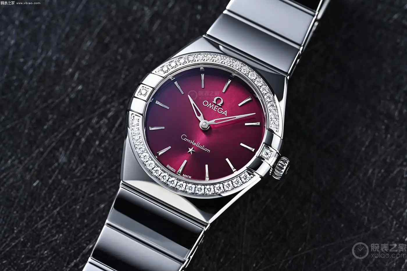 细腕女生首选！欧米茄星座小红表实拍：28mm小巧精致，镶钻表圈+红盘寓意吉祥 | 奈斯探表