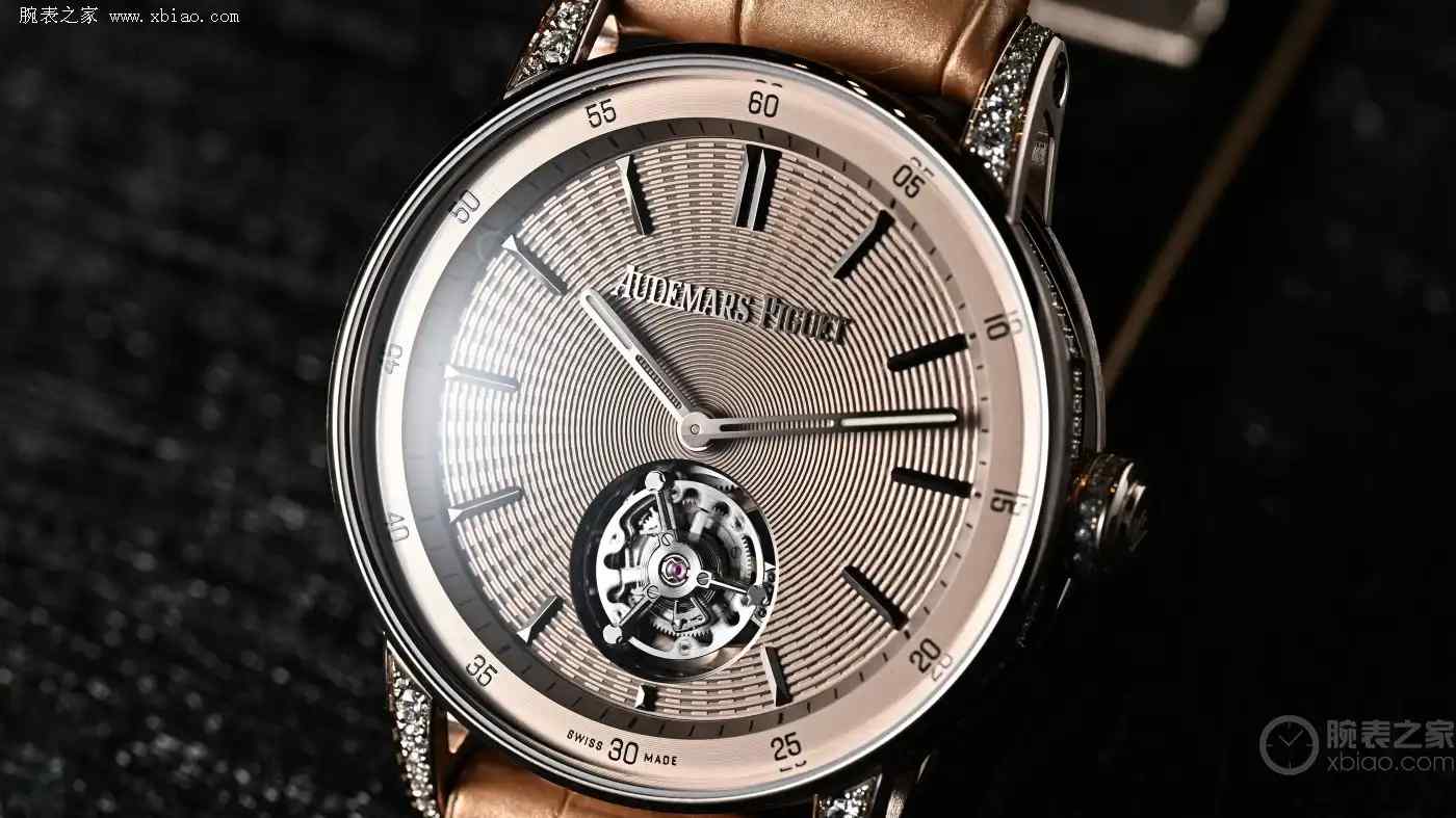 爱彼百万级腕表凭啥这么贵？CODE 11.59浮动陀飞轮深扒：砂金+超薄机芯，藏家直呼真香 | 奈斯探表