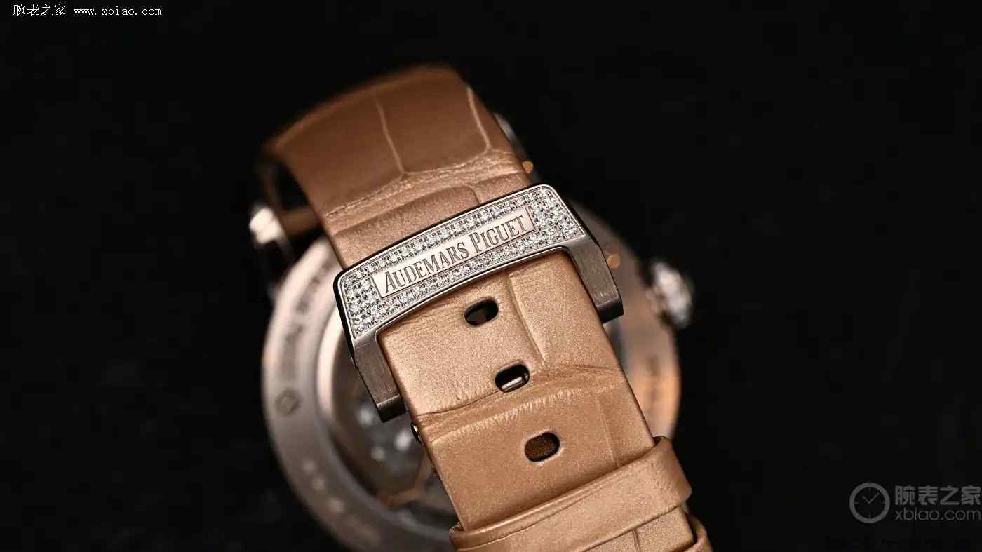 爱彼百万级腕表凭啥这么贵？CODE 11.59浮动陀飞轮深扒：砂金+超薄机芯，藏家直呼真香 | 奈斯探表