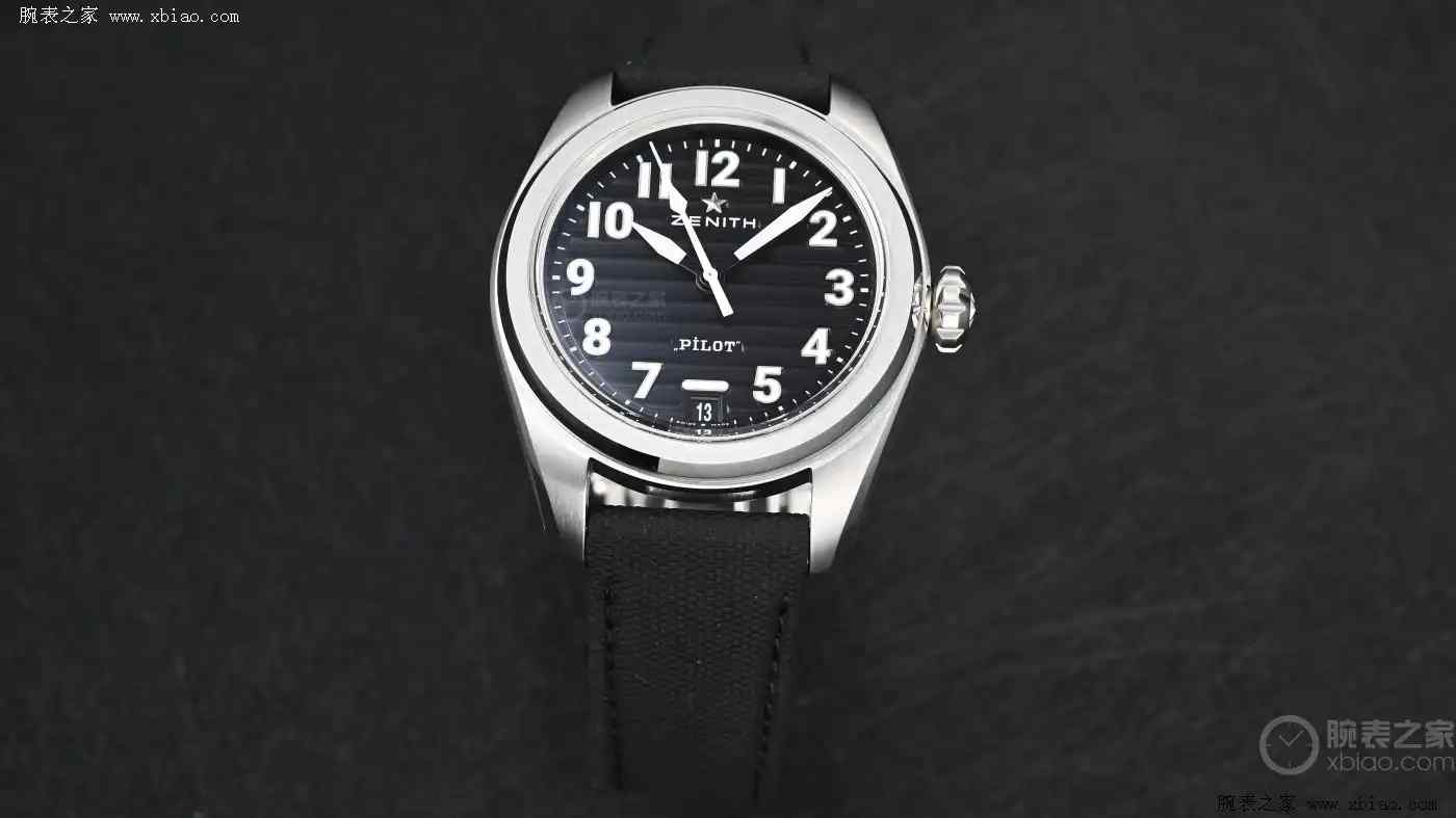复古情怀VS现代美学！真力时飞行员系列新旧对比，哪款才是你的空中搭档？ | 奈斯探表