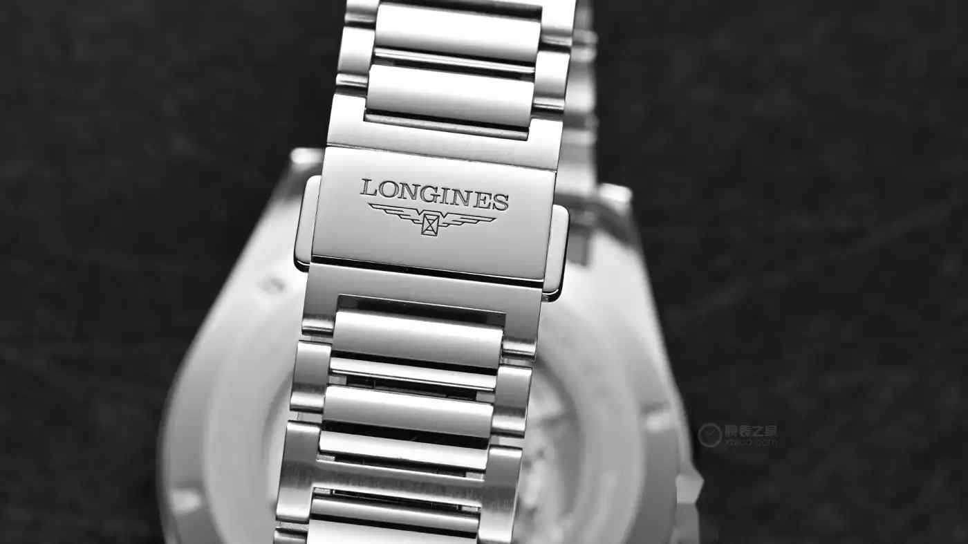 戴上这抹“康卡斯绿”，赴一场春日优雅之约：41mm精钢表壳配太阳纹盘面，这颜值绝了！ | 奈斯探表