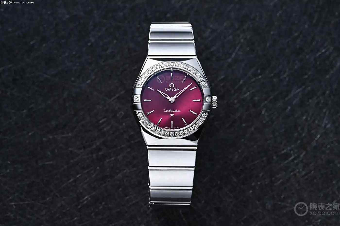 细腕女生首选！欧米茄星座小红表实拍：28mm小巧精致，镶钻表圈+红盘寓意吉祥 | 奈斯探表