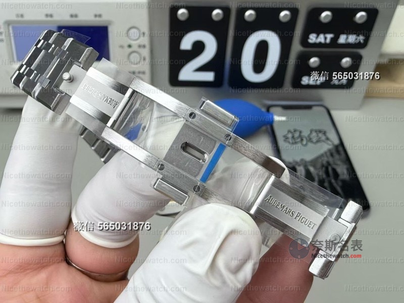 APS爱彼15510ST黑盘开箱实测：41mm钢王复刻表值不值得入？看完这篇再决定 | 奈斯探表