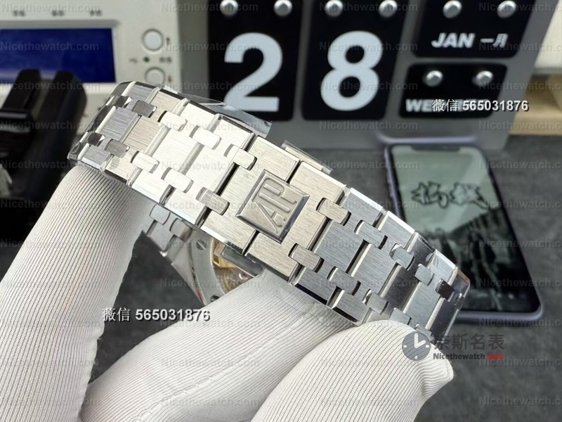 APS厂爱彼15500一体机半月实测：4302机芯+无卡度结构，这次真的稳了！ | 奈斯探表