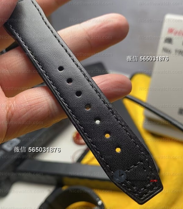 APS 工厂万国飞行员深度评测：丹东 69385 一体机芯为何成为玩家首选？ | 奈斯探表