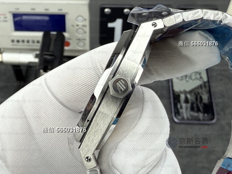 VS厂皇家橡树15500蓝盘评测：丹东4302一体机芯能否撼动APS地位？ | 奈斯探表