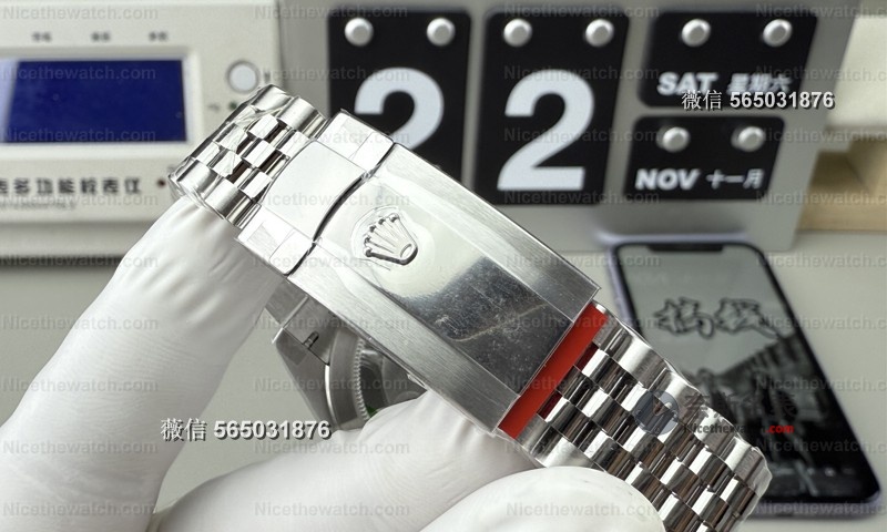 玩表先玩“芯”:VS 厂薄荷绿日志搭载丹东 3235 机芯,到底能不能打? | 奈斯探表 玩表先玩“芯”:VS 厂薄荷绿日志搭载丹东 3235 机芯,到底能不能打? | 奈斯探表