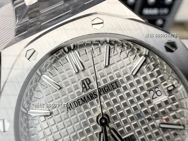 APS厂爱彼15450深度拆解:小尺寸皇家橡树,凭什么成为情侣表首选? | 奈斯探表 APS厂爱彼15450深度拆解:小尺寸皇家橡树,凭什么成为情侣表首选? | 奈斯探表