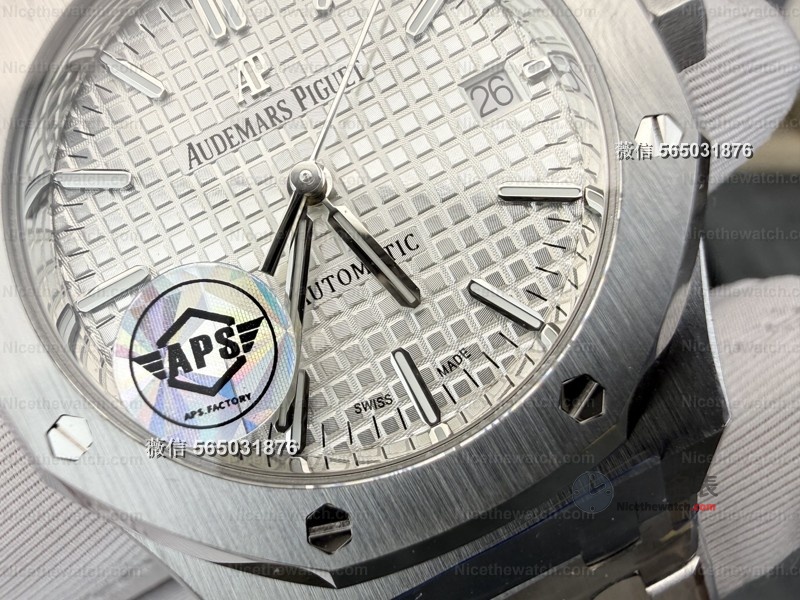 APS厂爱彼15450深度拆解:小尺寸皇家橡树,凭什么成为情侣表首选? | 奈斯探表 APS厂爱彼15450深度拆解:小尺寸皇家橡树,凭什么成为情侣表首选? | 奈斯探表