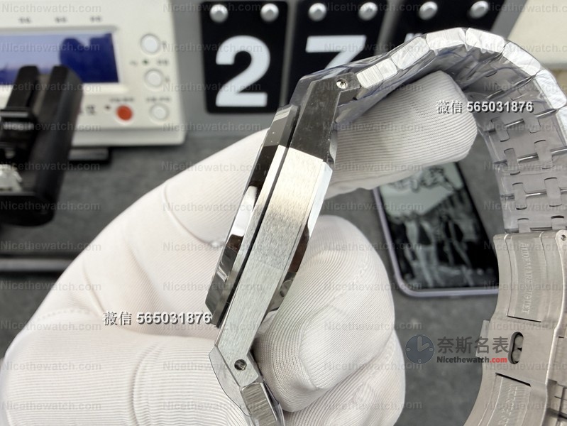 APS厂爱彼15450深度拆解:小尺寸皇家橡树,凭什么成为情侣表首选? | 奈斯探表 APS厂爱彼15450深度拆解:小尺寸皇家橡树,凭什么成为情侣表首选? | 奈斯探表