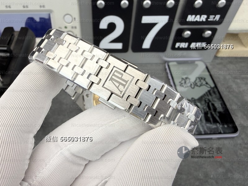 APS厂爱彼15450深度拆解:小尺寸皇家橡树,凭什么成为情侣表首选? | 奈斯探表 APS厂爱彼15450深度拆解:小尺寸皇家橡树,凭什么成为情侣表首选? | 奈斯探表