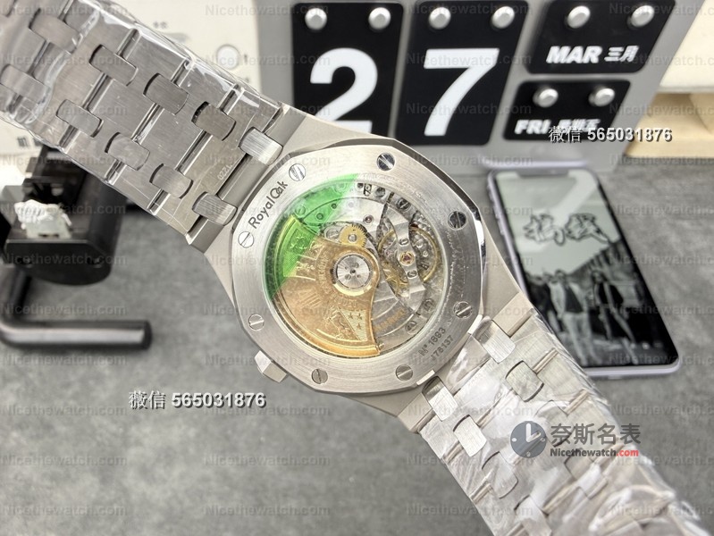 APS厂爱彼15450深度拆解:小尺寸皇家橡树,凭什么成为情侣表首选? | 奈斯探表 APS厂爱彼15450深度拆解:小尺寸皇家橡树,凭什么成为情侣表首选? | 奈斯探表