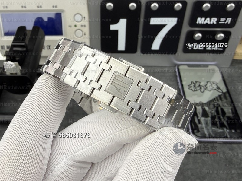 章鱼哥实测：APS厂爱彼26240蓝钢款，4401一体机芯能否复刻“皇家橡树”的深邃蓝？ | 奈斯探表