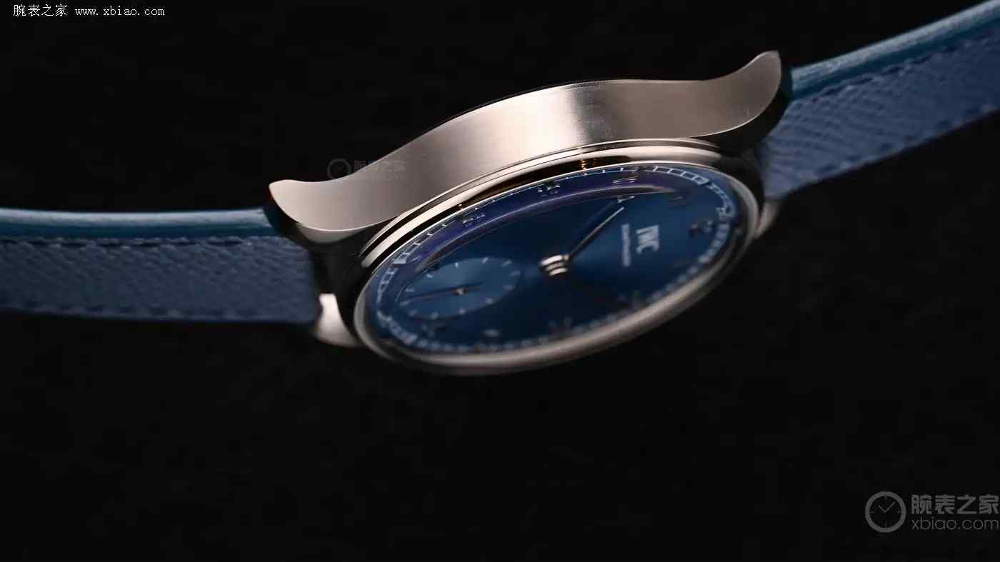 春夏通勤天花板！万国白金冰蓝葡计，这抹蓝让精钢瞬间不香了 | 奈斯探表