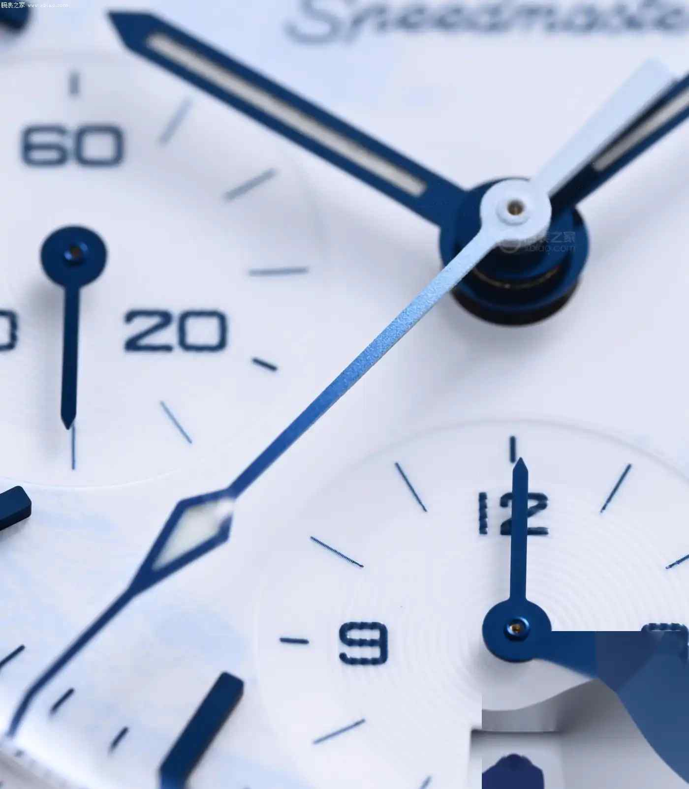 4万级封神！欧米茄冰雪超霸登场，米兰冬奥会特别款颜值炸裂 | 奈斯探表