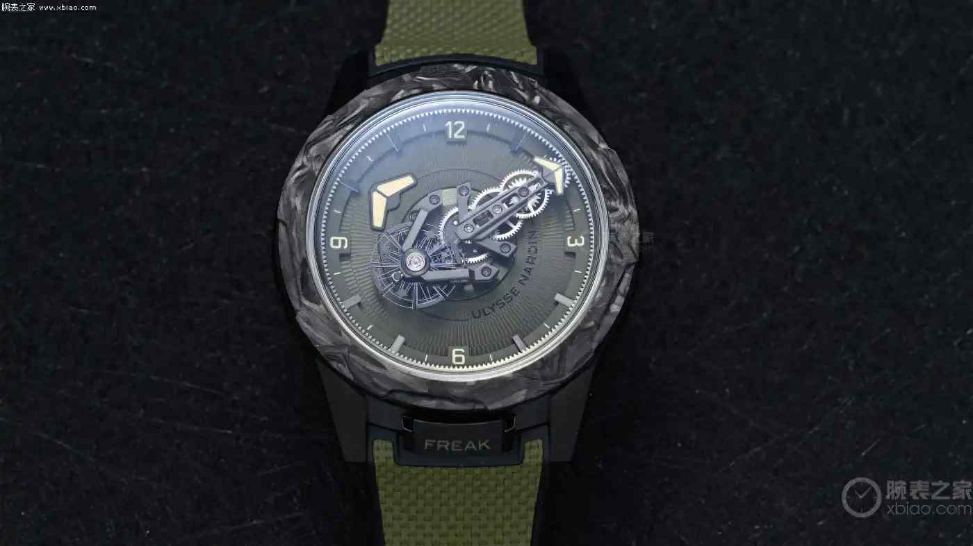 颠覆传统！雅典奇想“三无”腕表，无指针无表冠竟能这样读时 | 奈斯探表