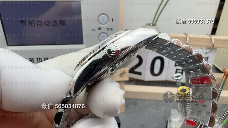 VS厂贝母盘日志实测:丹东3235 V2机芯+彩虹贝母,这款新配色太美了! | 奈斯探表 VS厂贝母盘日志实测:丹东3235 V2机芯+彩虹贝母,这款新配色太美了! | 奈斯探表