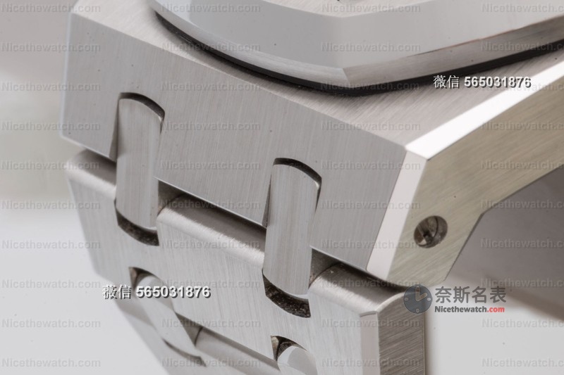 章鱼哥实测：VS厂皇家橡树15510钢王，陶瓷滚珠+4302机芯到底强在哪？ | 奈斯探表