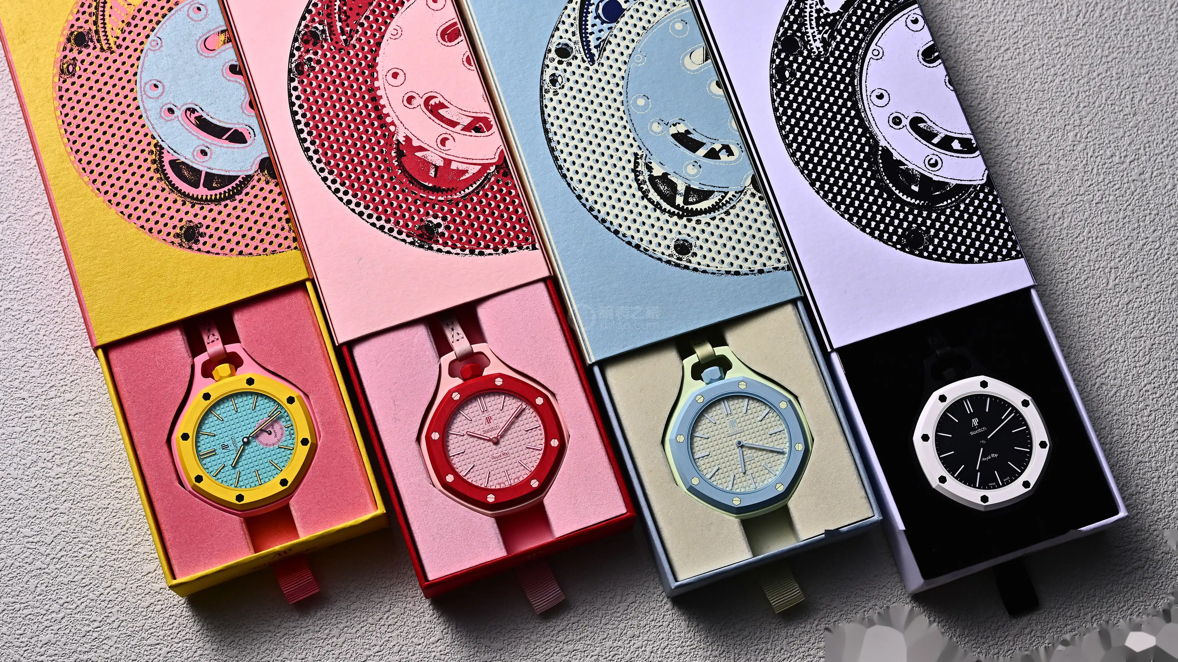 2950元起：AP×SWATCH Royal Pop全系8色解析，3点位表冠款带小秒盘贵200 | 奈斯探表