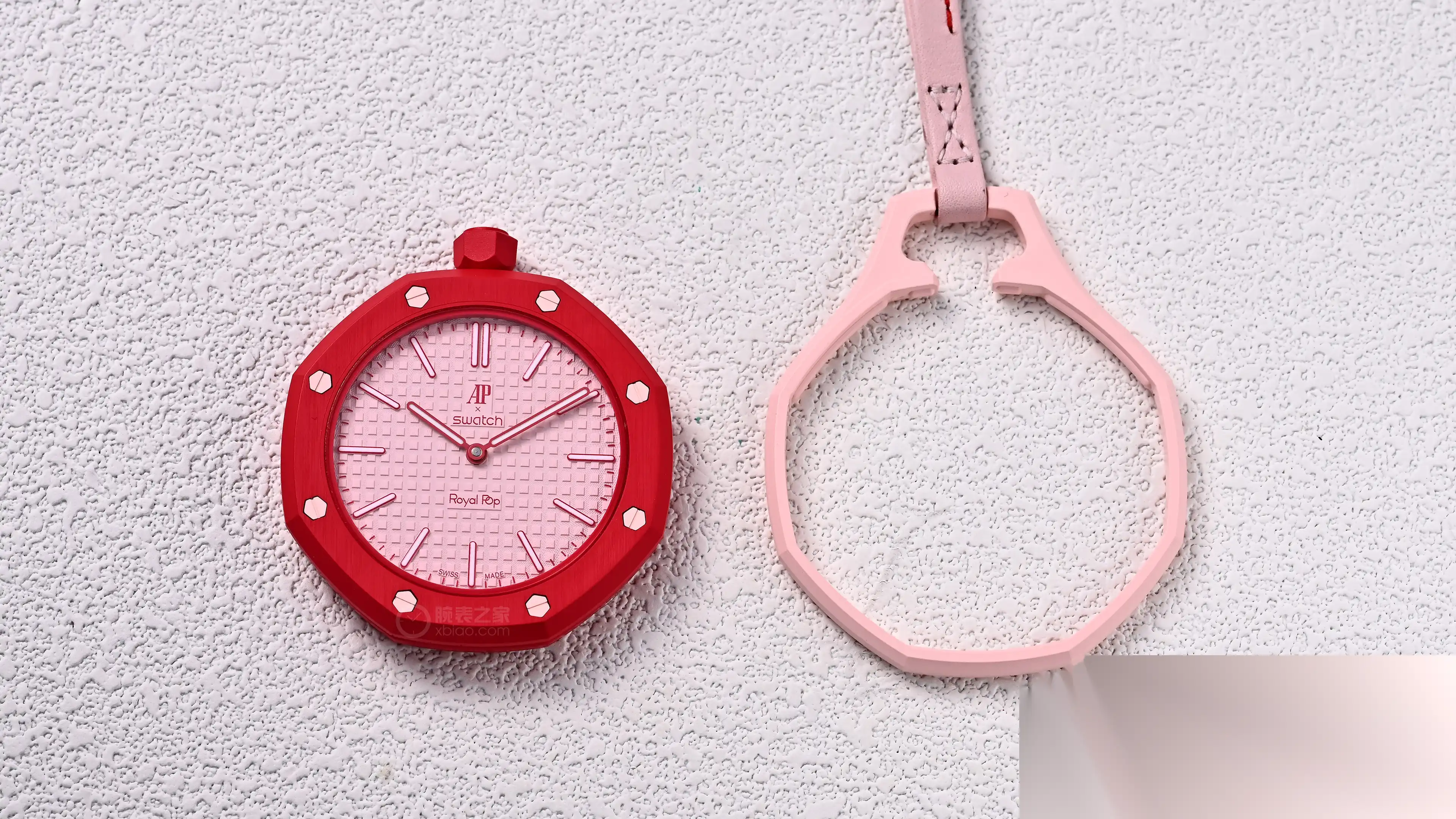 2950元起：AP×SWATCH Royal Pop全系8色解析，3点位表冠款带小秒盘贵200 | 奈斯探表