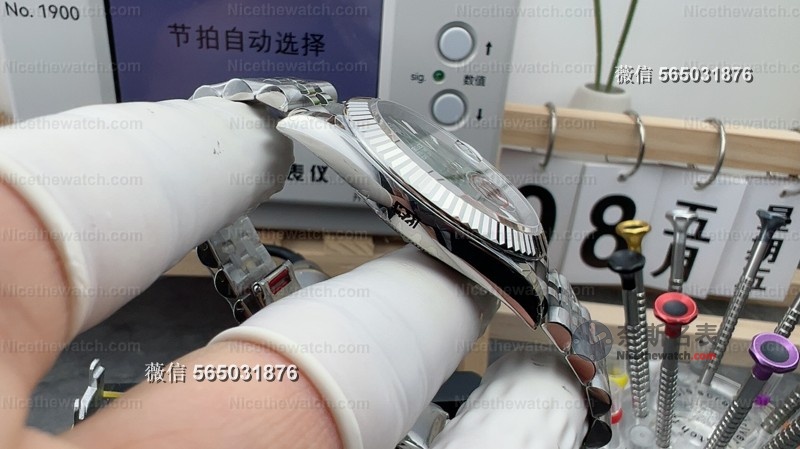 章鱼哥实测：2026款VS厂渐变绿日志V2，这抹绿真的能对标正品？ | 奈斯探表