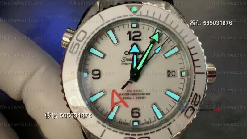 VS厂海马600小尺寸实测:39.5mm+丹东8800一体机芯,小手腕福音来了! | 奈斯探表 VS厂海马600小尺寸实测:39.5mm+丹东8800一体机芯,小手腕福音来了! | 奈斯探表