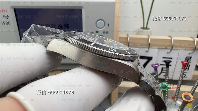 ZF厂钛土豆红字39mm实测:这块"轻到没朋友"的钛合金,真的香吗? | 奈斯探表 ZF厂钛土豆红字39mm实测:这块"轻到没朋友"的钛合金,真的香吗? | 奈斯探表
