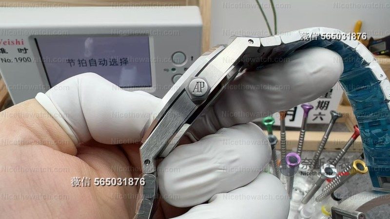 VS厂爱彼15500首测：丹东4302一体机芯+陶瓷滚珠，这次真的把背透做透了！ | 奈斯探表