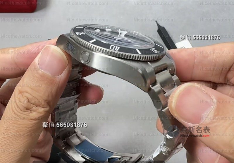 M+厂帝舵领潜"断网恐龙"实测:谷歌联名款+钛金属表壳,这款复刻太有趣了! | 奈斯探表 M+厂帝舵领潜"断网恐龙"实测:谷歌联名款+钛金属表壳,这款复刻太有趣了! | 奈斯探表