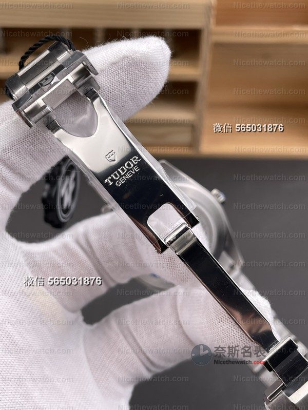 ZF厂帝舵碧湾54型实测:37mm小表径+海鸥2824,这款复古潜水表真的香! | 奈斯探表 ZF厂帝舵碧湾54型实测:37mm小表径+海鸥2824,这款复古潜水表真的香! | 奈斯探表