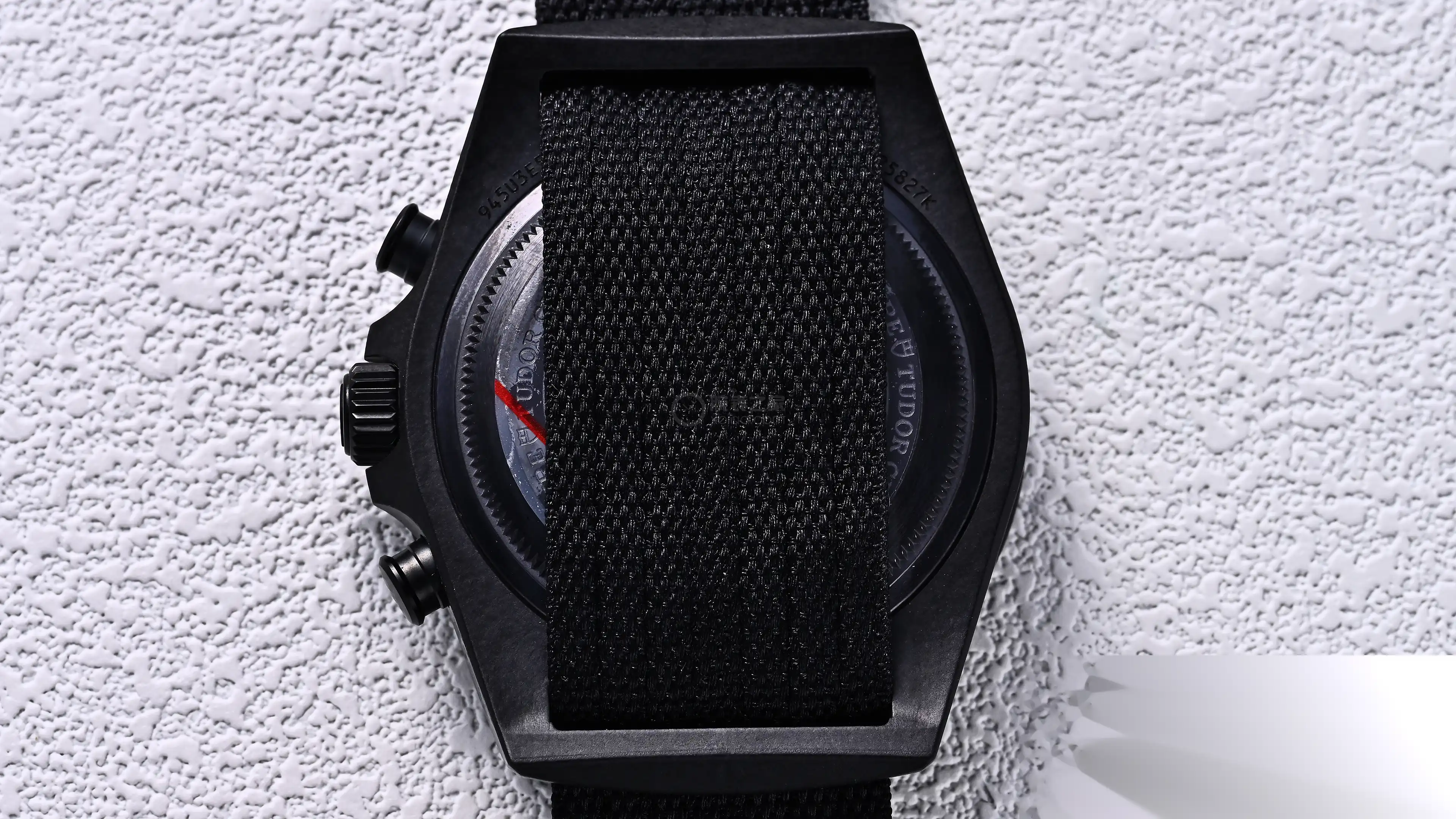 帝舵碳纤维计时表来了!43mm领潜型FXD专业骑行版,专测自行车速度 | 奈斯探表 帝舵碳纤维计时表来了!43mm领潜型FXD专业骑行版,专测自行车速度 | 奈斯探表