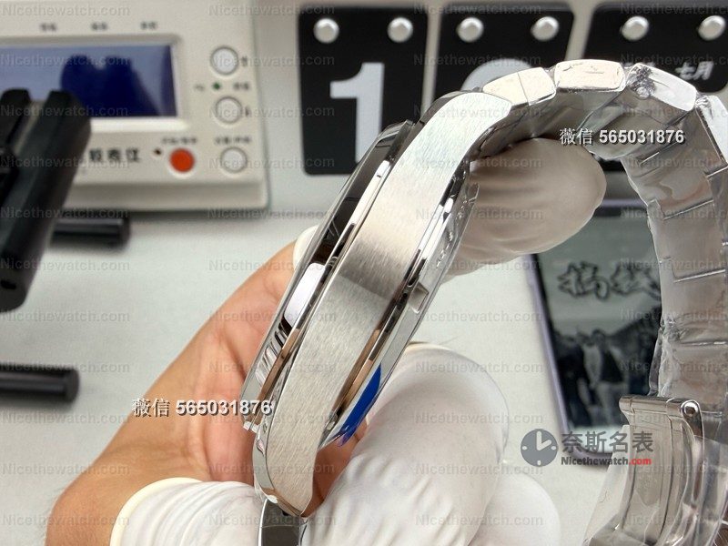 经典大黄蜂平替?VS 厂海马 150 真实佩戴报告,看完再买不踩坑 | 奈斯探表 经典大黄蜂平替?VS 厂海马 150 真实佩戴报告,看完再买不踩坑 | 奈斯探表