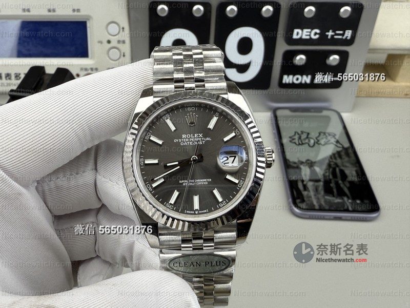 Clean Plus 厂灰面日志实测:丹东 3235 机芯 +133 克配重,这款复刻日志能平替 VS 吗? | 奈斯探表 Clean Plus 厂灰面日志实测:丹东 3235 机芯 +133 克配重,这款复刻日志能平替 VS 吗? | 奈斯探表