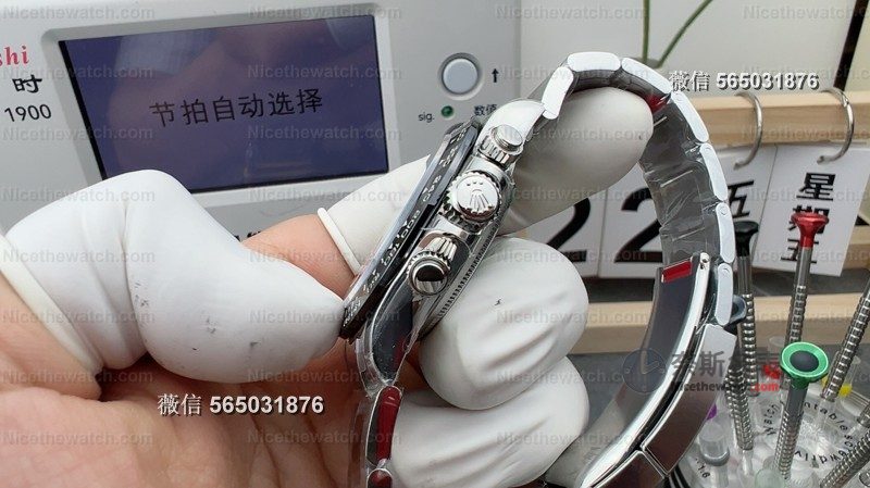 VS 厂熊猫迪 4130 实测:丹东 4130 机芯 + 黑白经典,这款复刻迪太经典了! | 奈斯探表 VS 厂熊猫迪 4130 实测:丹东 4130 机芯 + 黑白经典,这款复刻迪太经典了! | 奈斯探表