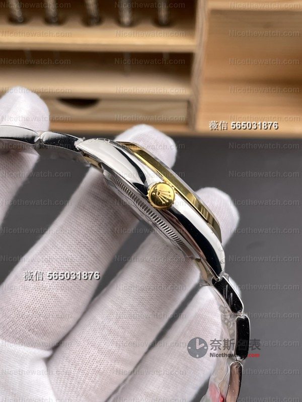 VS 厂探险家一代间金款实测:36mm 小表径 + 丹东 3230,这款小手腕专属太友好了! | 奈斯探表 VS 厂探险家一代间金款实测:36mm 小表径 + 丹东 3230,这款小手腕专属太友好了! | 奈斯探表